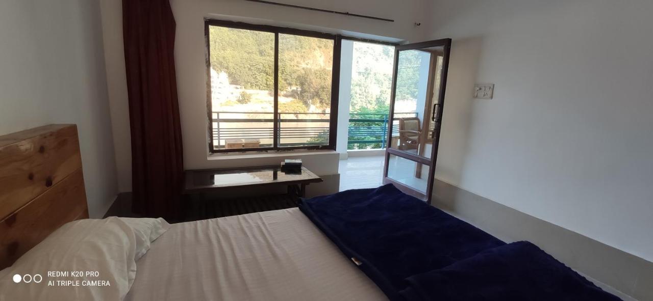 H7 Stay On The Ganges, Yoga & Spa Resort, ริชิเคช ภายนอก รูปภาพ
