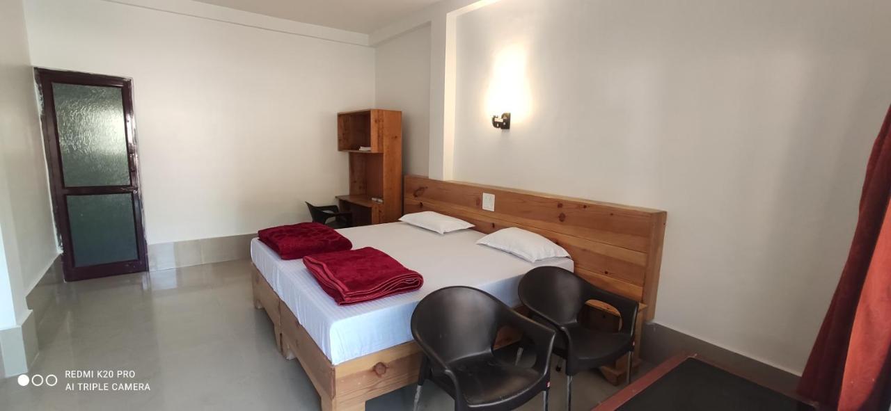 H7 Stay On The Ganges, Yoga & Spa Resort, ริชิเคช ภายนอก รูปภาพ