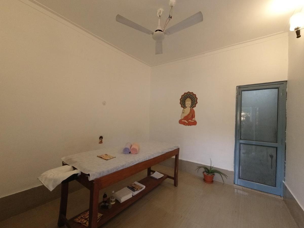 H7 Stay On The Ganges, Yoga & Spa Resort, ริชิเคช ภายนอก รูปภาพ