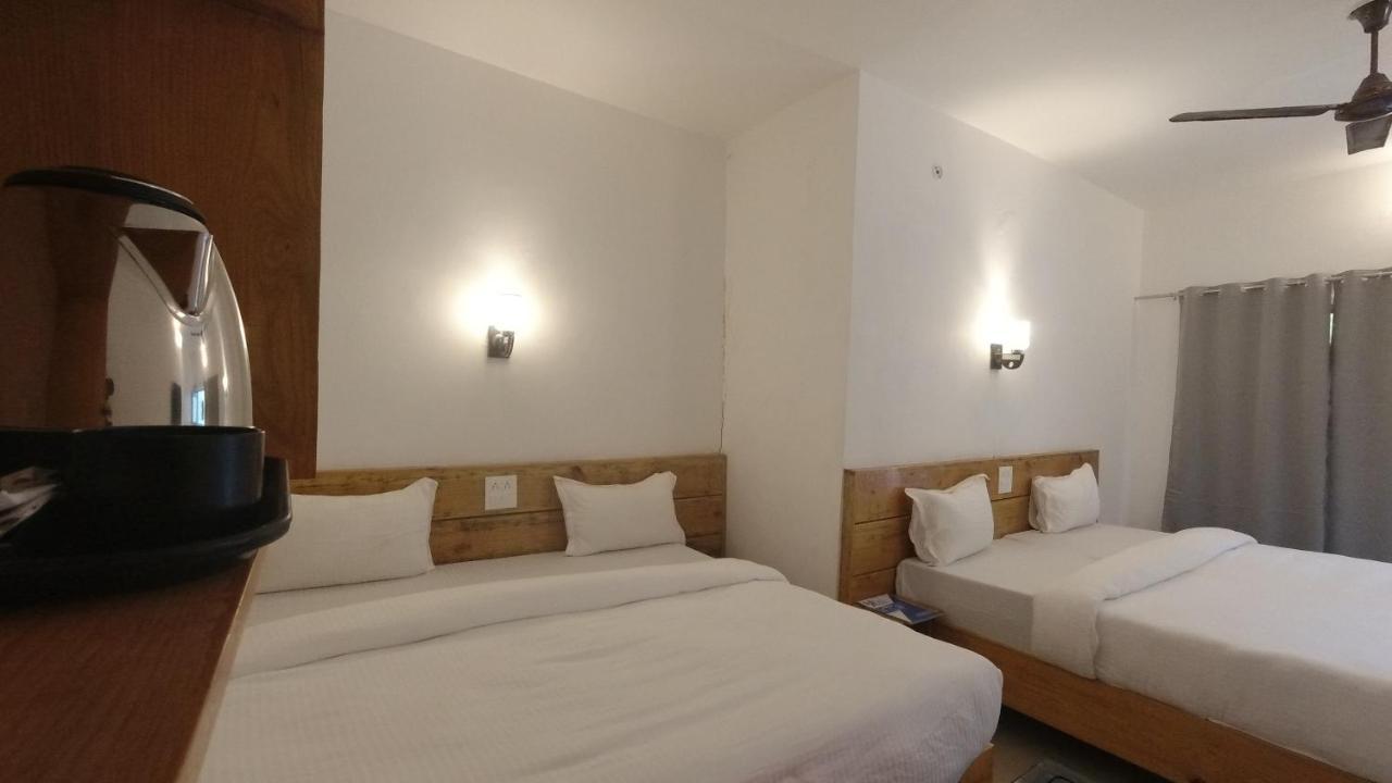 H7 Stay On The Ganges, Yoga & Spa Resort, ริชิเคช ภายนอก รูปภาพ