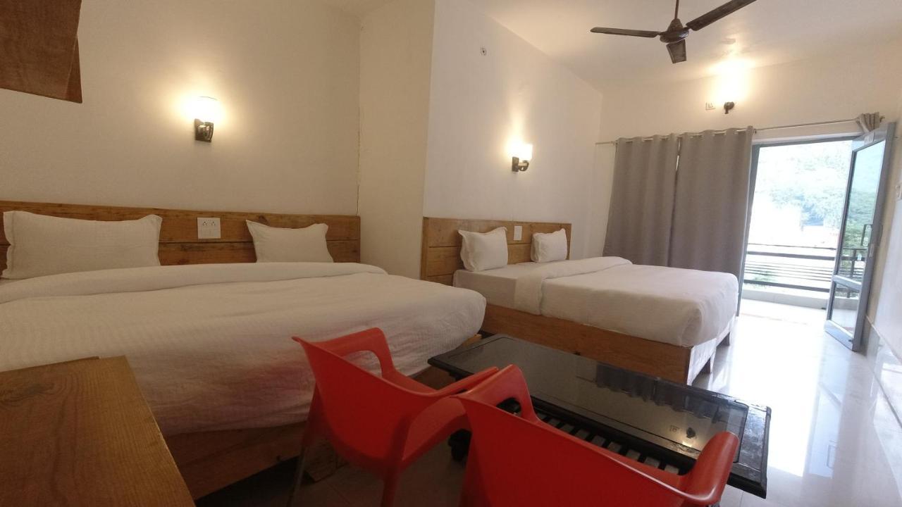 H7 Stay On The Ganges, Yoga & Spa Resort, ริชิเคช ภายนอก รูปภาพ