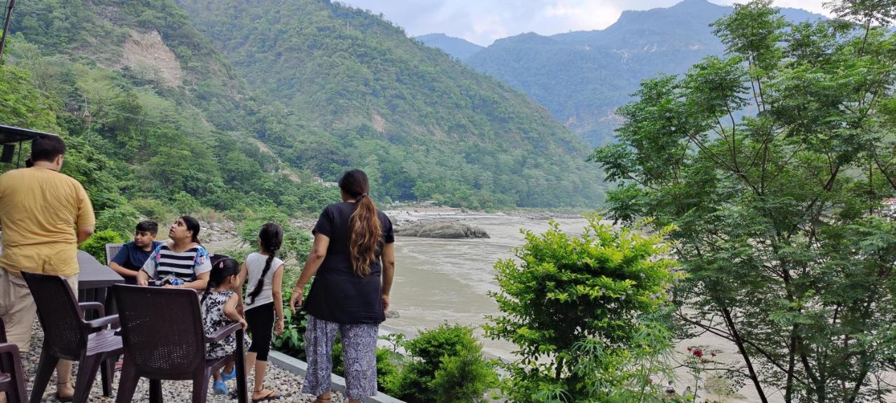 H7 Stay On The Ganges, Yoga & Spa Resort, ริชิเคช ภายนอก รูปภาพ