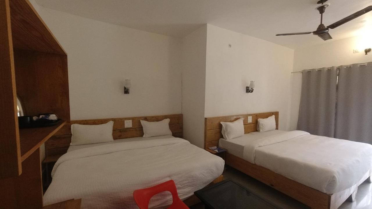 H7 Stay On The Ganges, Yoga & Spa Resort, ริชิเคช ภายนอก รูปภาพ