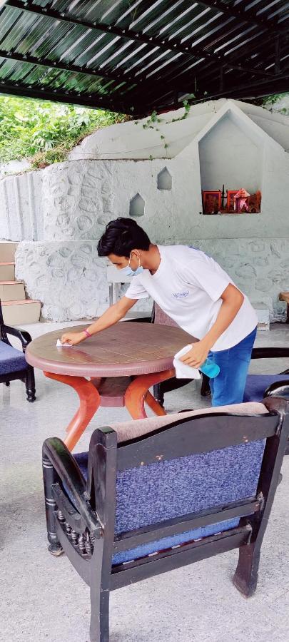 H7 Stay On The Ganges, Yoga & Spa Resort, ริชิเคช ภายนอก รูปภาพ